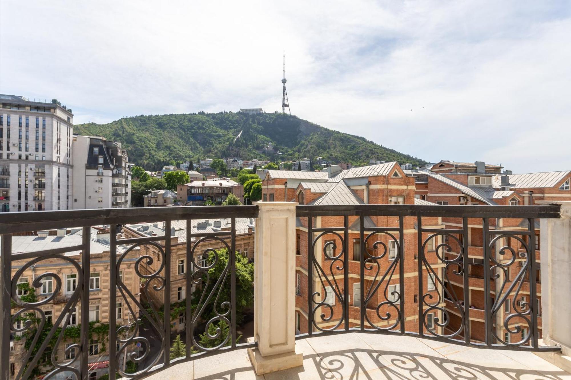 City Luxury Apartment L Tbilisi Exteriör bild